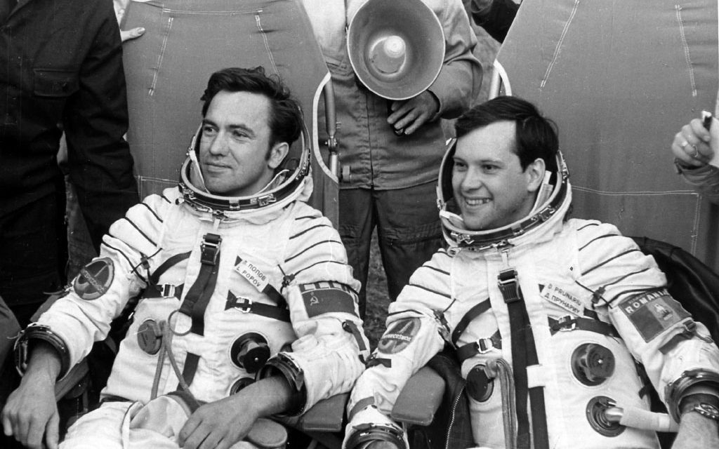 Dr. ing. cosmonaut Dumitru – Dorin PRUNARIU, 40 de ani de la zborul în spațiul cosmic. La mulți ani!
