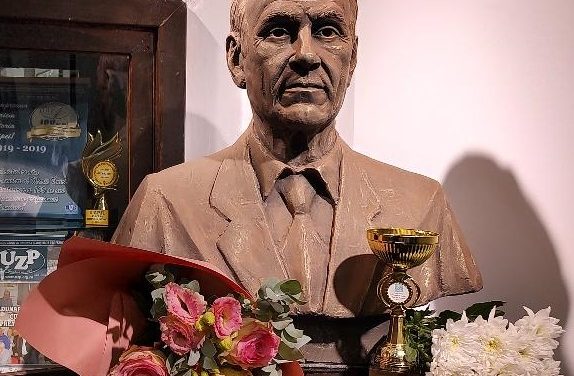 O ceremonie de suflet: dezvelirea bustului regretatului jurnalist Doru Dinu Glăvan