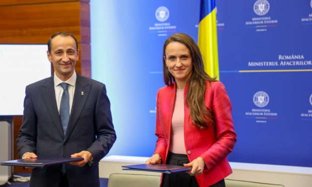 Ministrul Afacerilor Externe, Oana Țoiu, și președintele Comitetului Olimpic și Sportiv român, Mihai Covaliu, au semnat un parteneriat pentru „Anul Nadia Comăneci”